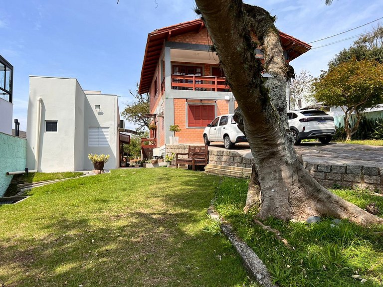 Maresia Ingleses - 250 m da praia