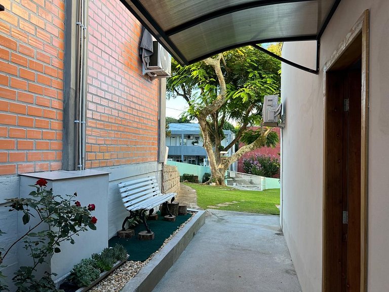 Maresia Ingleses - 250 m da praia