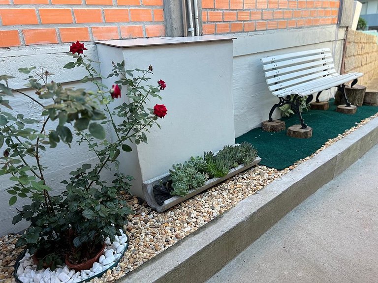 Maresia Ingleses - 250 m da praia