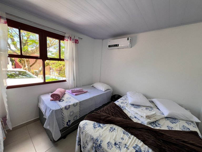 Maresia Ingleses - 250 m da praia