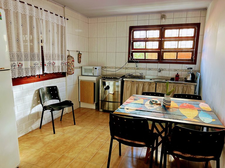 Maresia Ingleses - 250 m da praia